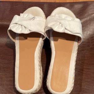 Cute white summer sandal.